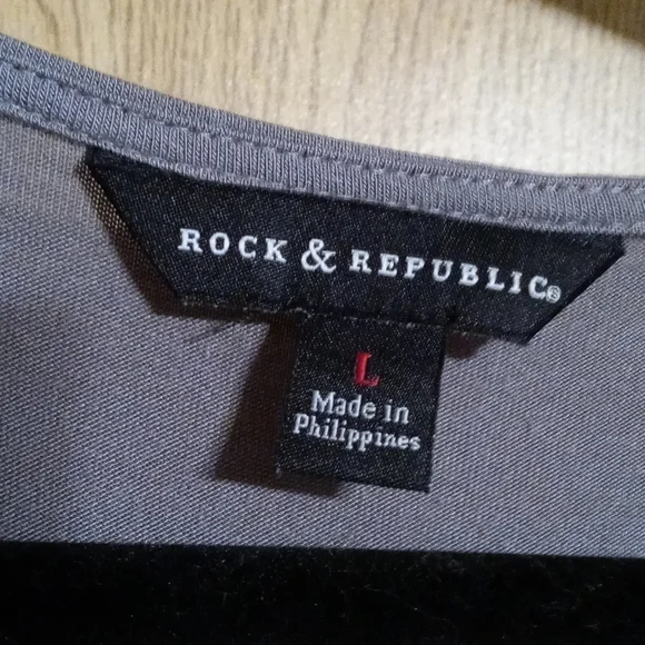 "Rock & Republic" brand. Long sleeve cut out top. Size L. - Picture 5 of 5